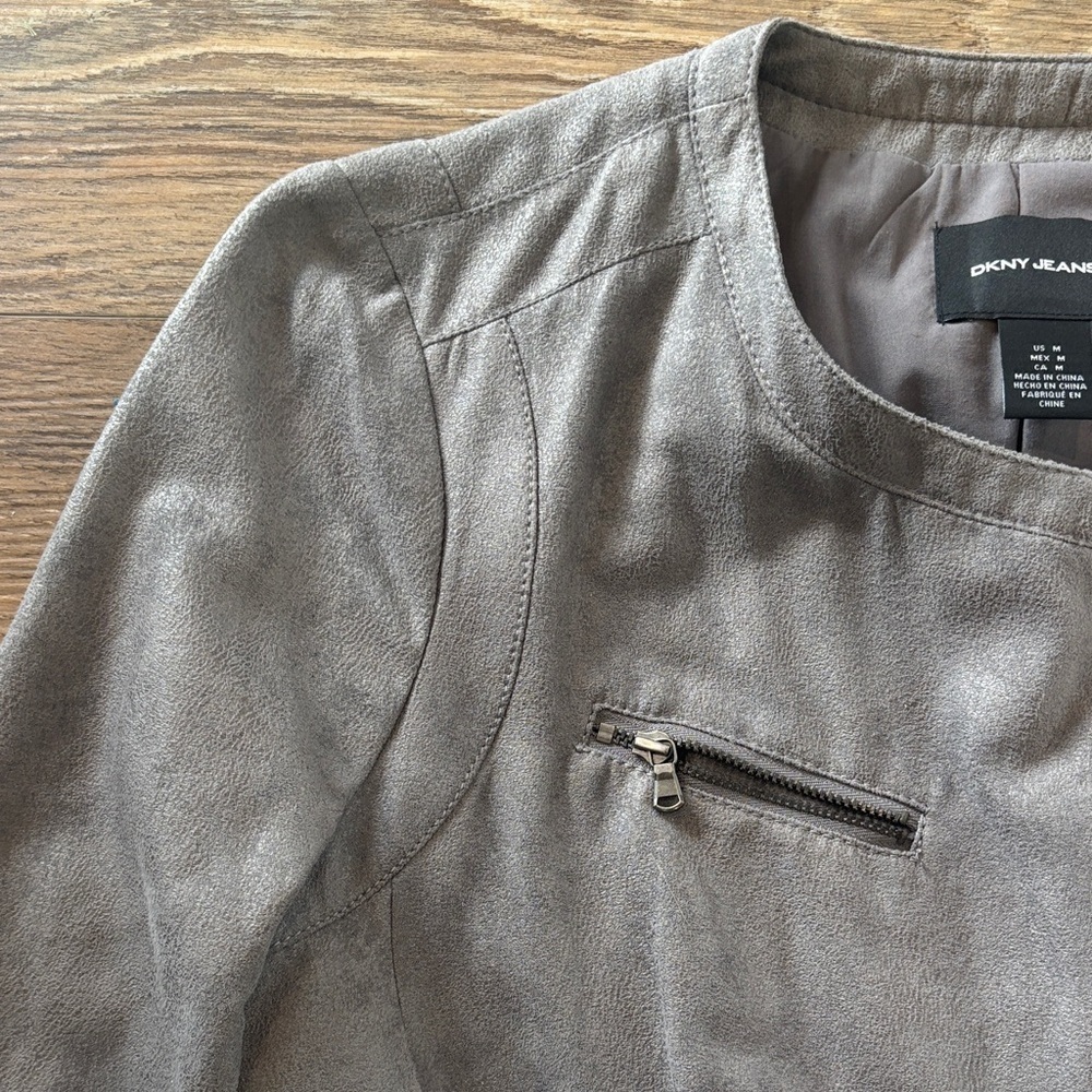 DKNY JEANS Grey Faux Suede Asymmetrical Zip Jacket Moto Biker Womens Size Medium - Picture 4 of 13